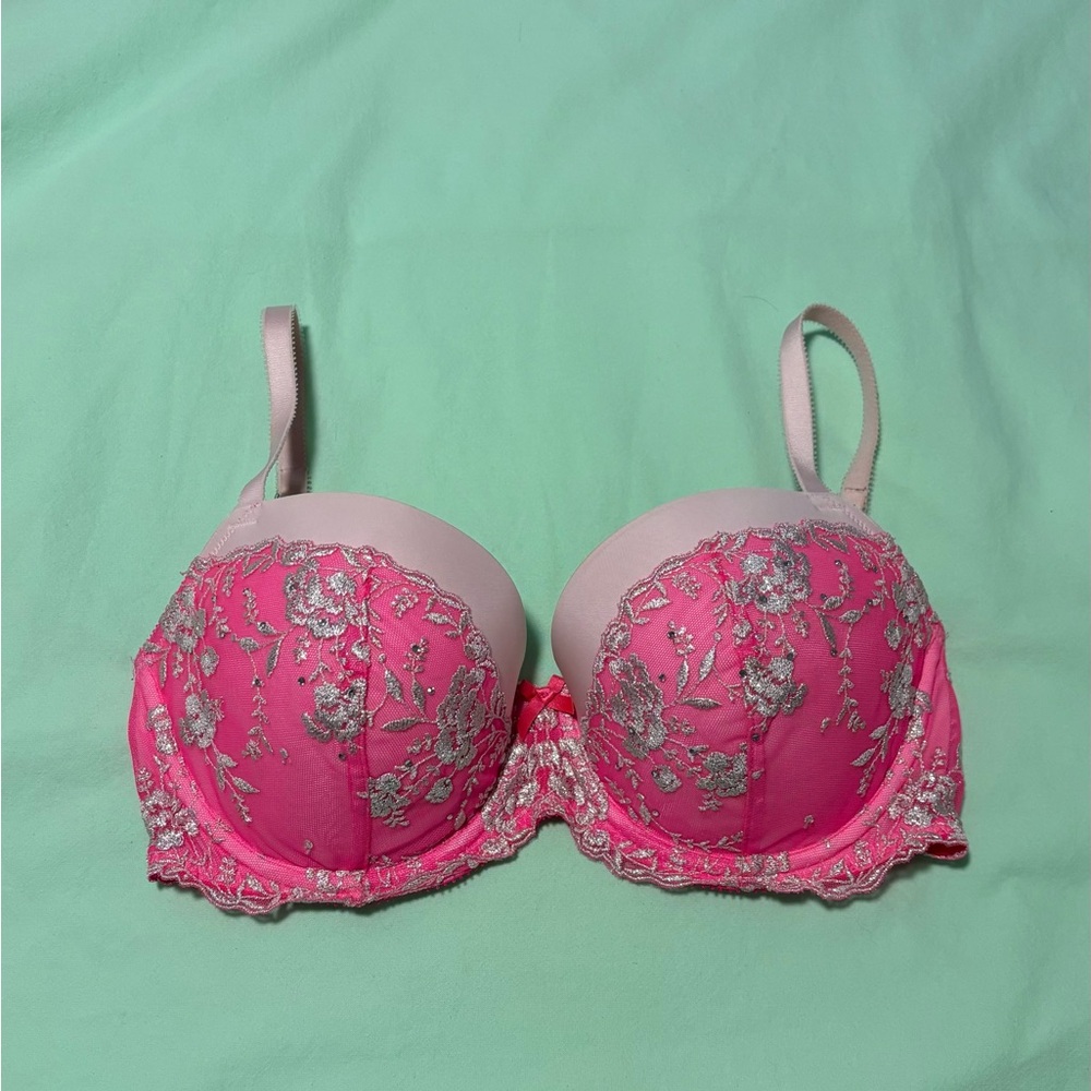 Victoria’s Secret Bra - 34DD EUC Lined Demi